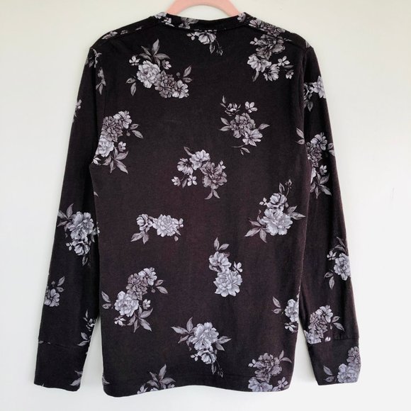 Long Sleeve Cotton Tee with Floral Design - Picture 11 of 16